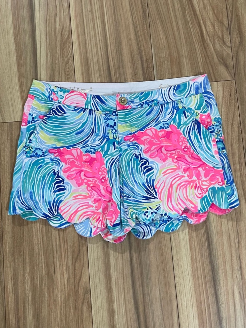 Lilly Pulitzer Buttercup Stretch Scalloped Hem Floral Shorts - Pink & Blue